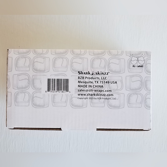 Shark Skinzz Set of 4 Silicone Wine Glasses - Picture 7 of 8